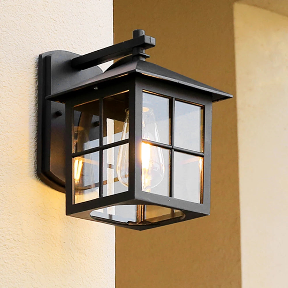 Manor Vintage Porch Light